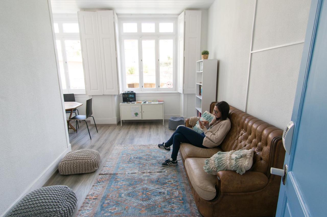 Change The World - Cascais - Hostel Estoril